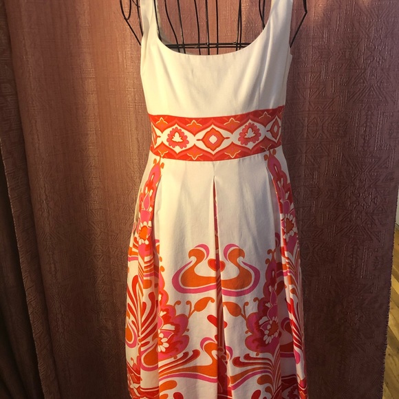 Dress - Picture 3 of 4